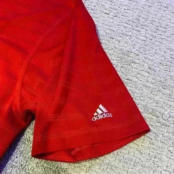 UNLV Adidas Red Performance golf Polo w/Logo Short Sleeve NCAA- Medium color Red - Picture 4 of 5